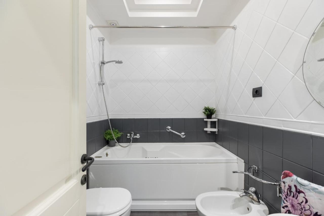 Iflat Veneto Area'S Penthouse Apartment Rome Bagian luar foto